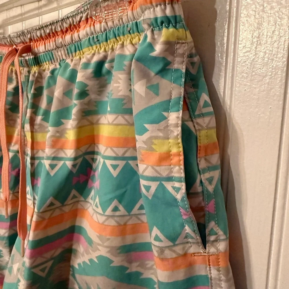 Chubbies “The En Fuego” Teal Multicolor Southwestern XL Swim trunks